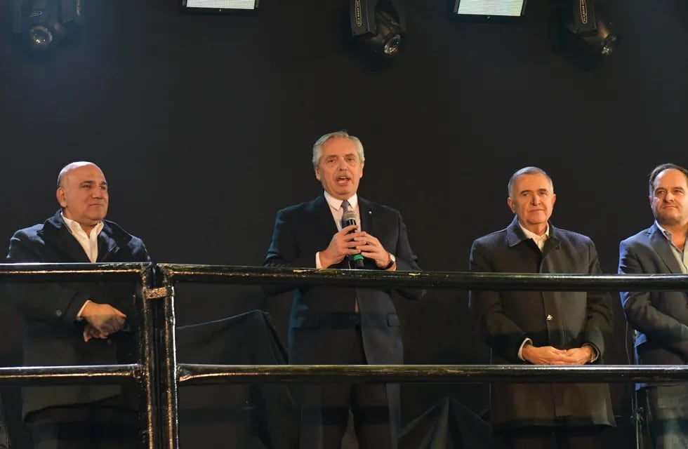 Fernández Manzur y Jaldo encabezaron un multitudinario acto en Tucumán.