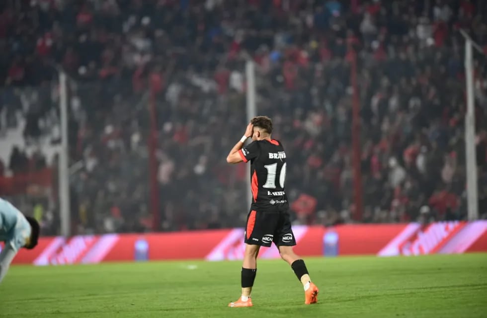 Instituto puso en aprietos a Racing, pero el gol de Maravilla Martínez, tras remate de Santiago Rodríguez (foto), fue anulado (Javier Ferreyra).