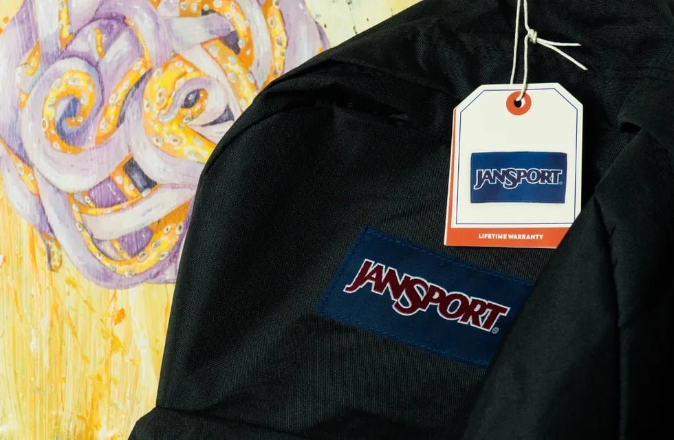 ¿Conviene comprar en Chile?: esto es lo que vale una mochila JanSport.