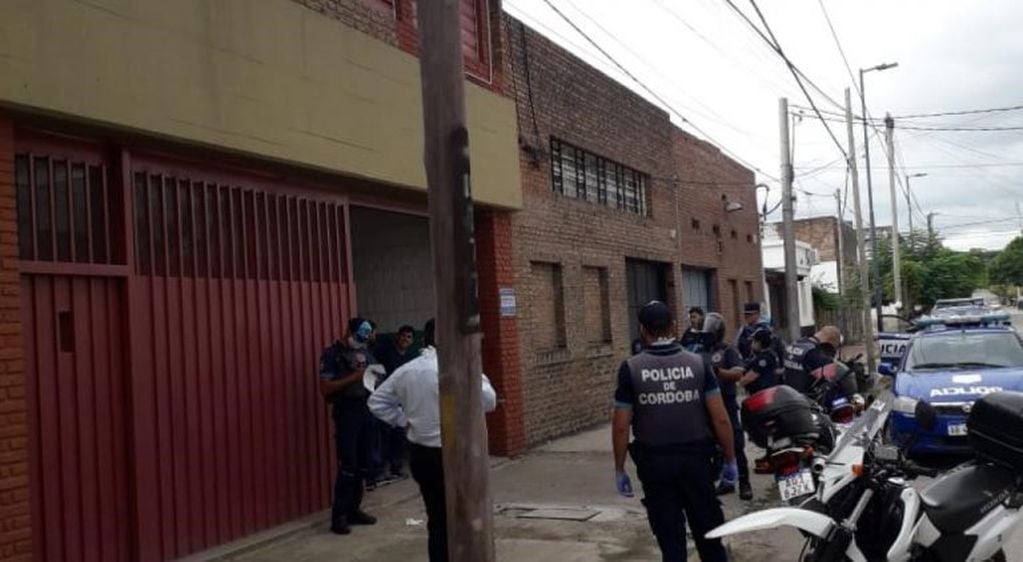 Operativo policial en fábrica textil de barrio San Vicente