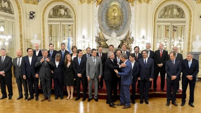 PAÍS. Los gobernadores junto al presidente Alberto Fernández, en la Casa Rosada. (Presidencia)