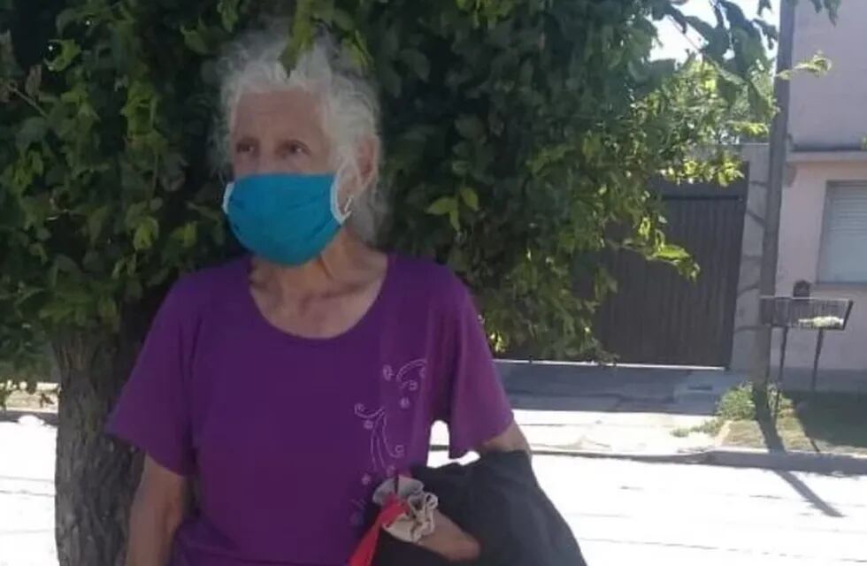 Buscan a la familia de una mujer de 75 años que se desorientó en Mar del Plata