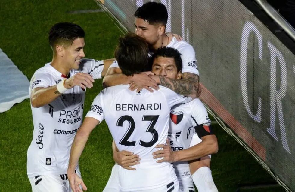 Colón vence a Independiente y se mete en la final contra Racing.