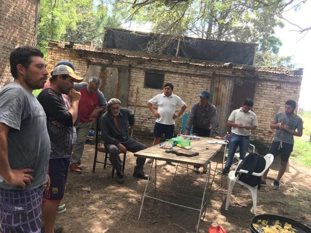 Condiciones de trabajo infrahumanas en un campo de Alcira Gigena denunciadas por el gremio de la Uatre.