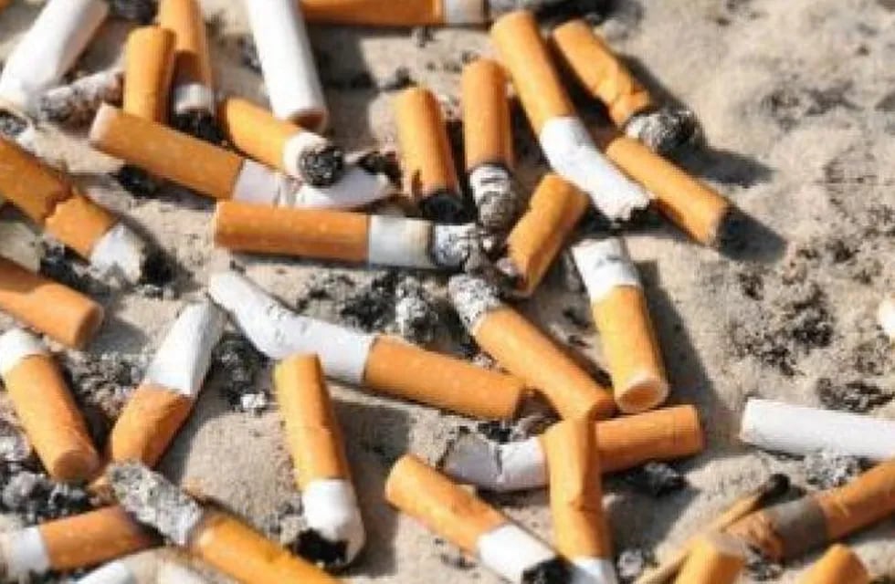 Colillas de cigarrillos. (Archivo)