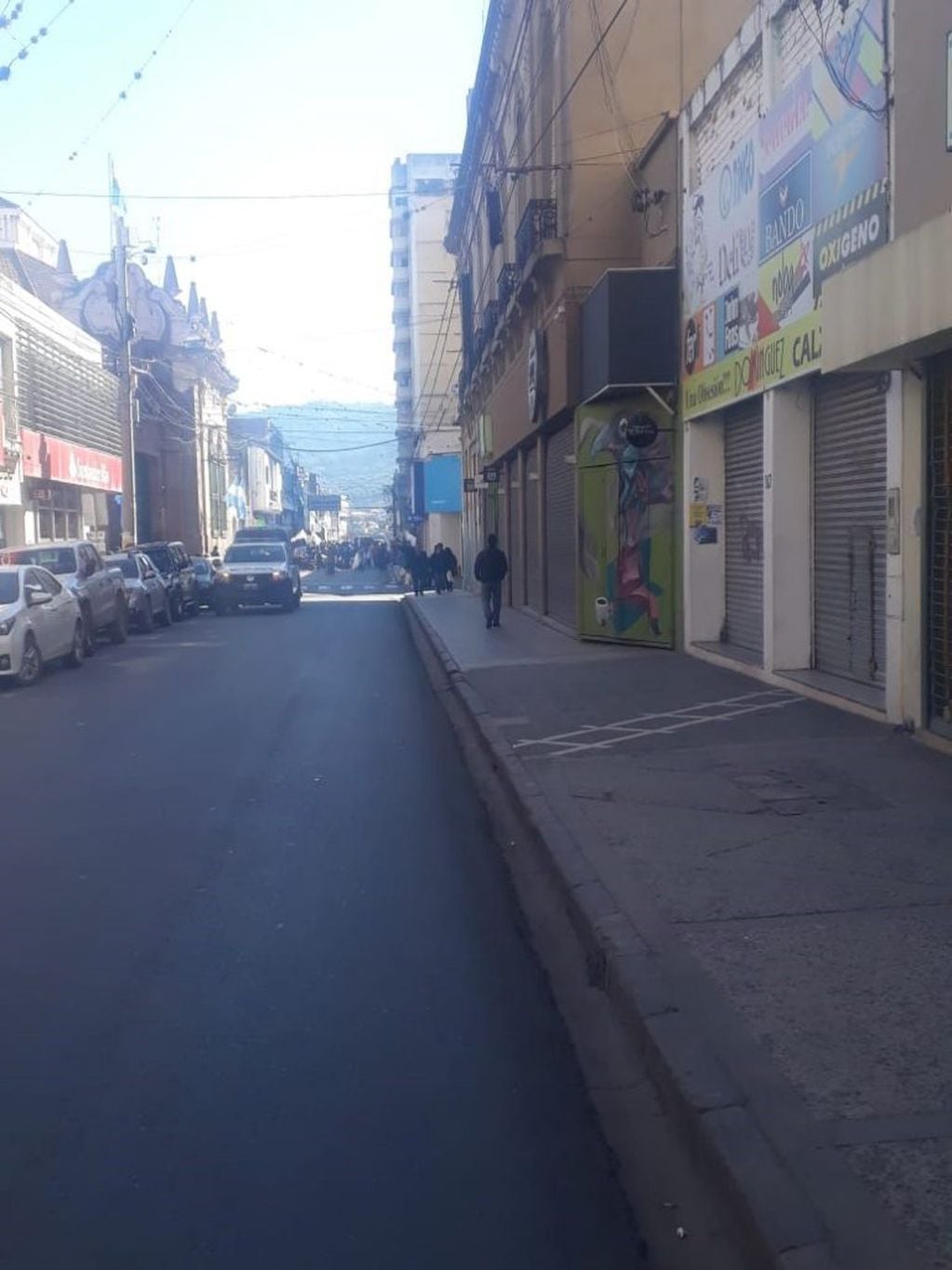 Calles vacías y negocios cerrados en el centro de Jujuy