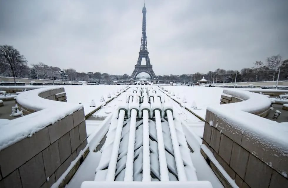 Una intensa nevada a los parisinos. Agencias.
