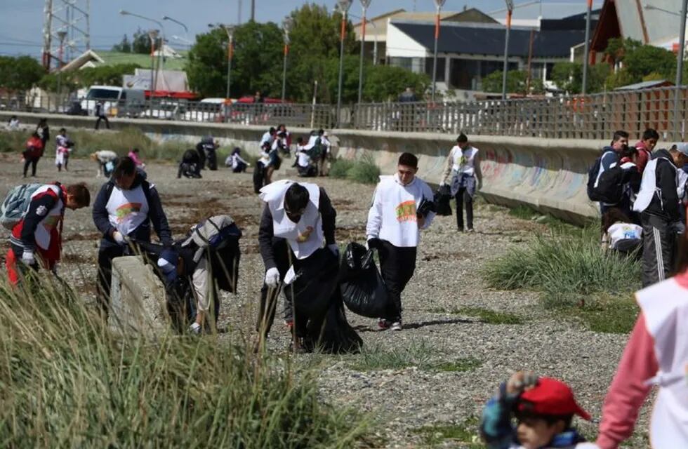 Ecomaratón en playas de la ciudad de Río Grande