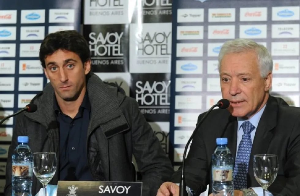 Diego Milito renunció como manager de Racing: “No comparto las ideas y el modelo del club del presidente”