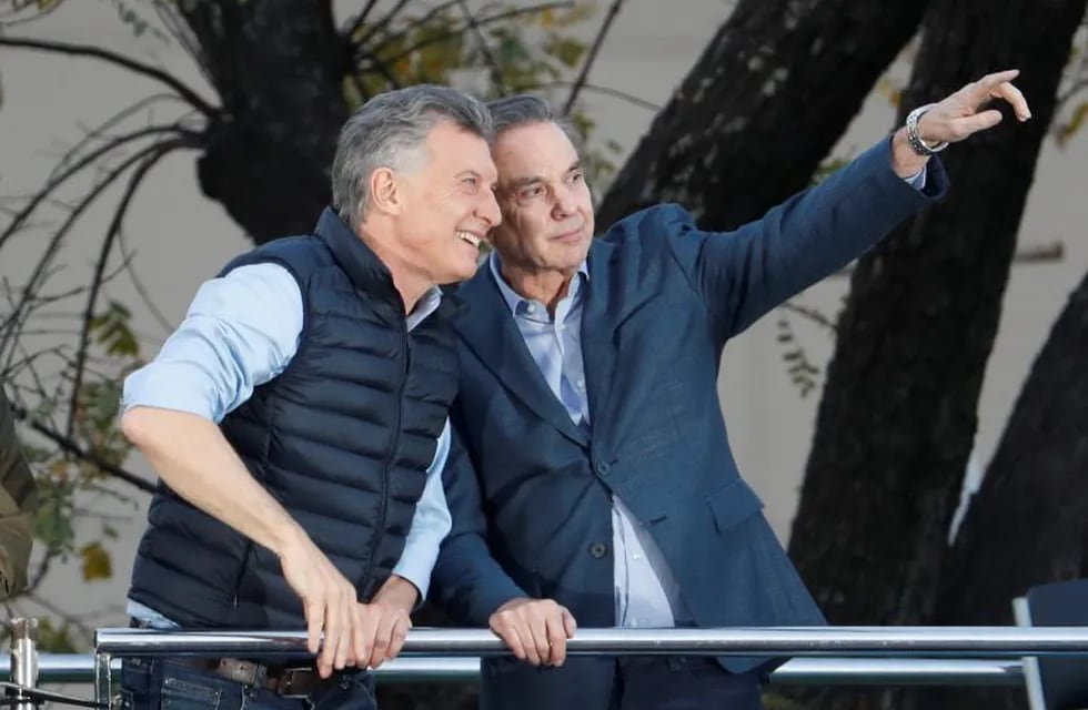 El presidente Mauricio Macri, y su compañero de fórmula, Miguel Ángel Pichetto, asisten a un mitin en Buenos Aires, Argentina, el sábado 28 de septiembre de 2019. Crédito: Photo/Natacha Pisarenko.