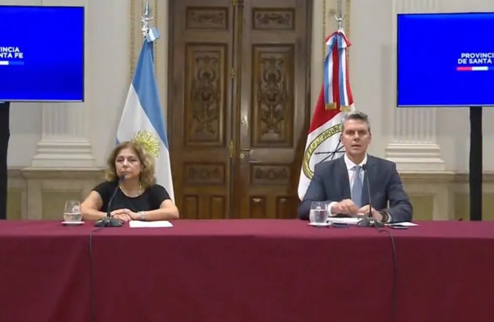 Sonia Martorano y Alejandro Grandinetti encabezaron la conferencia de prensa. (@gobsantafe)