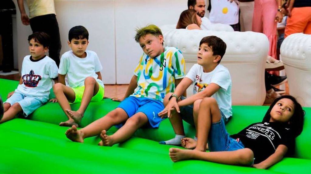 Thiago y Mateo Messi festejaron el cumple del hijo de Neymar. (@neymarjr)
