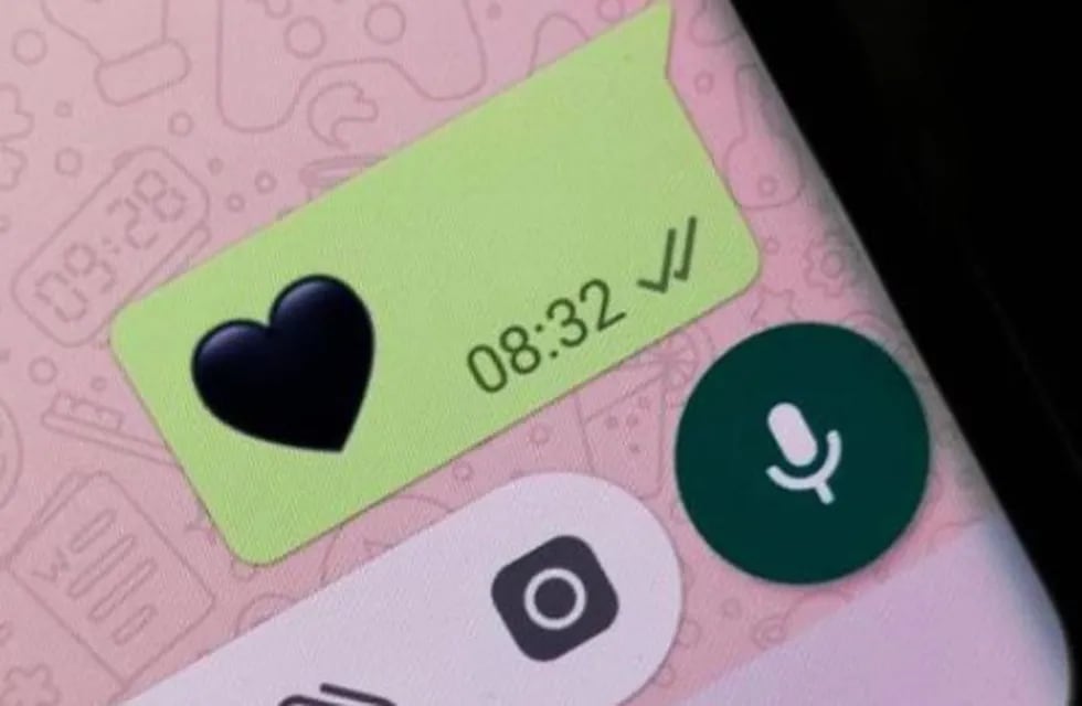 El triste significado del emoji de corazón negro en WhatsApp
