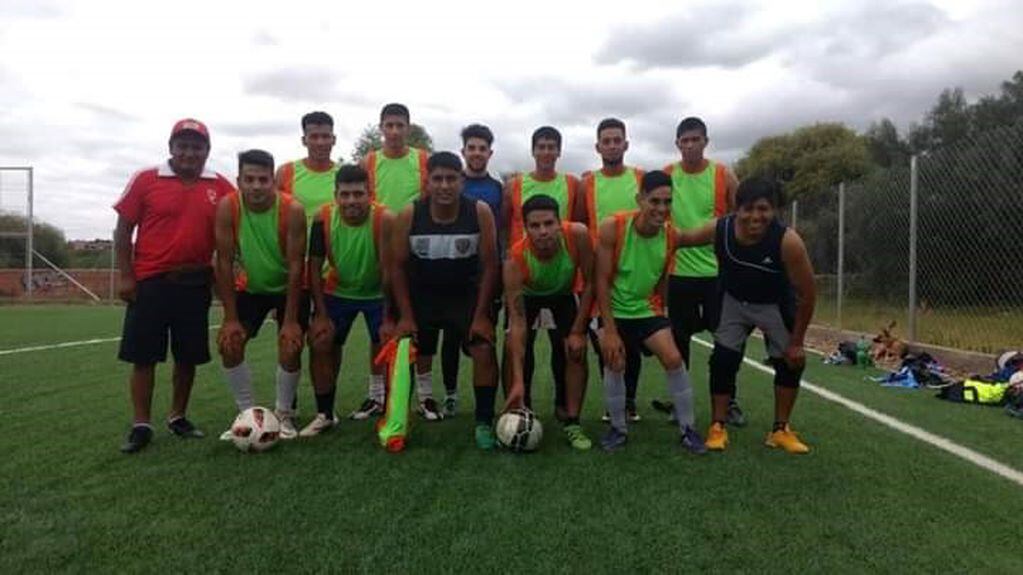Este es equipo de fútbol que estaba integrado por diez futbolistas mendocinos del Cicles Club Lavalle.