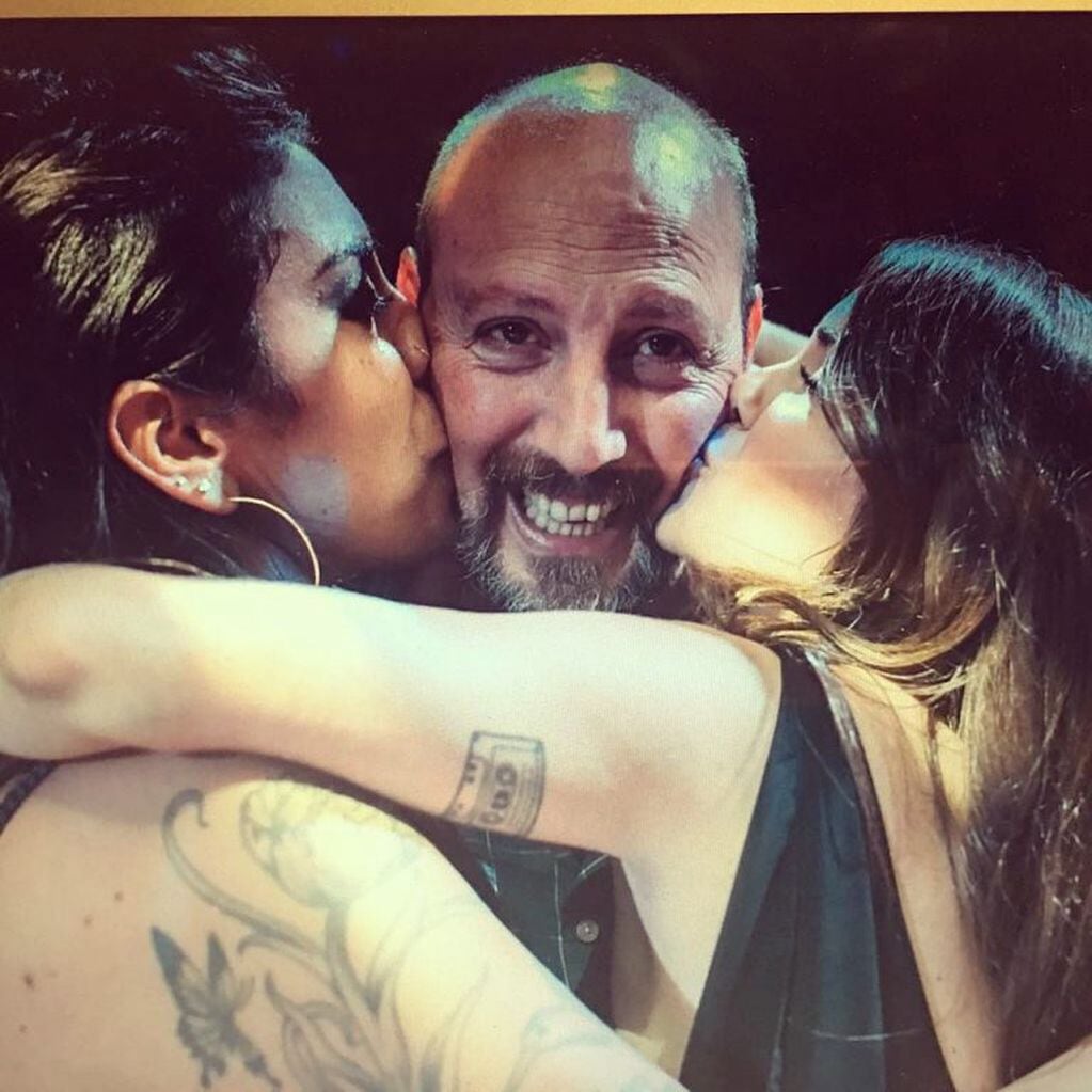 Lali Espósito junto a su hermana Anita y su papá (Foto: Instagram/ anitaesposito29)