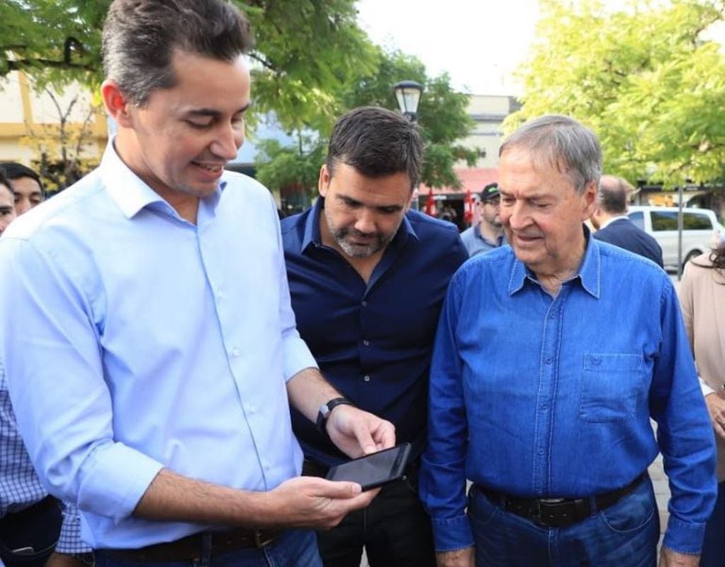 El Gobernador Juan Schiaretti junto al Intendente Facundo Torres, y el candidato a vicegobernador Manuel Calvo.