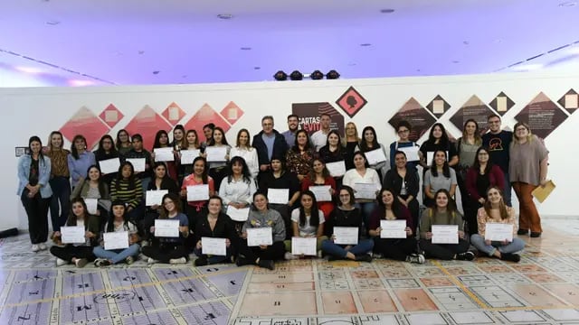En el Complejo Cultural del Viejo Mercado (CCVM), 40 mujeres recibieron su certificado por haber participado de "Ciencias de la computación" y “Operador de PC, G-Suite y Excel”.