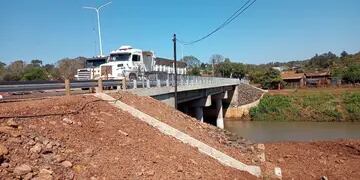 Comandante Andresito: finalizan el segundo tablero del puente sobre arroyo San Francisco