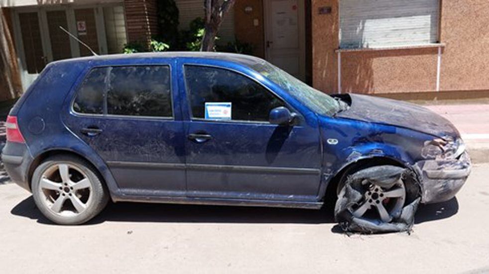 Vehiculo involucrado en una accidente en Arroyito