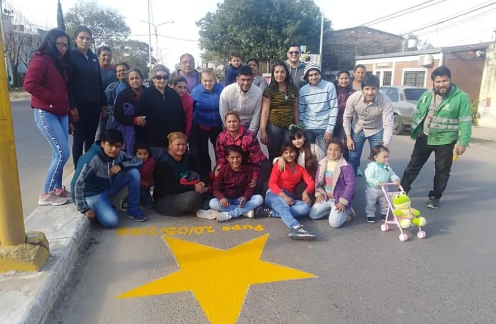La municipalidad de Resistencia en conjunto con la de Barranqueras pintaron dos Estrellas Amarillas. (Web).