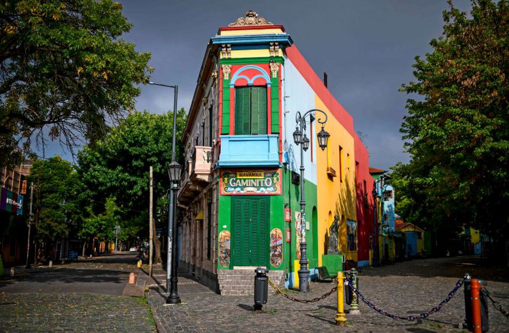 Caminito, en el barrio porteño de La Boca, sin turistas. (RONALDO SCHEMIDT / AFP)