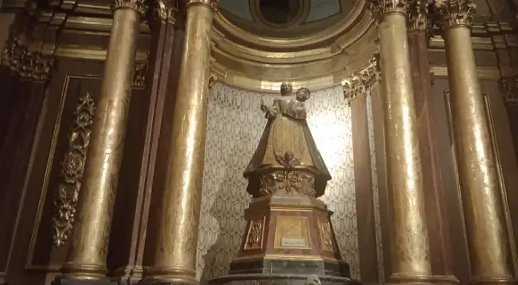 El robo de la corona de la Virgen de Luján en la Catedral de Córdoba, un hecho que conmociona.