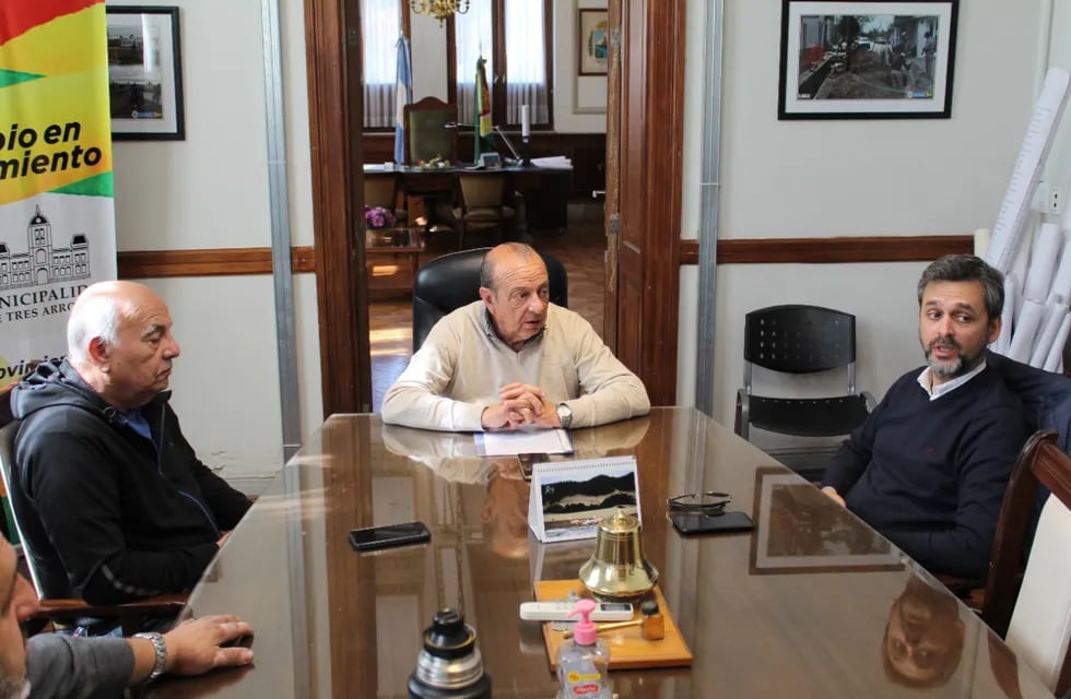 Sánchez se reunió con representantes del Centro de Formación Laboral y visitó Orense