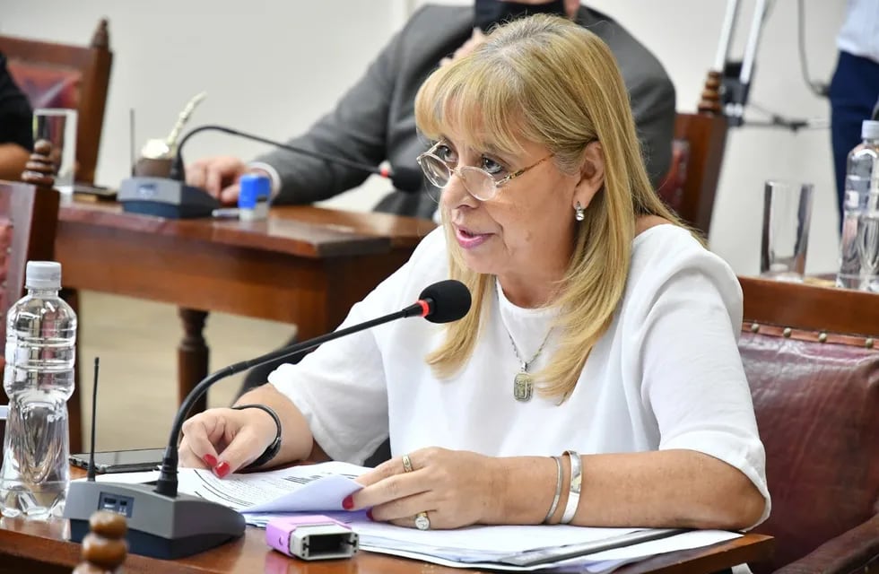 Laura García reclama que la intendente Bettina Romaro no transparenta su uso de los fondos millonarios llegados desde Nación.