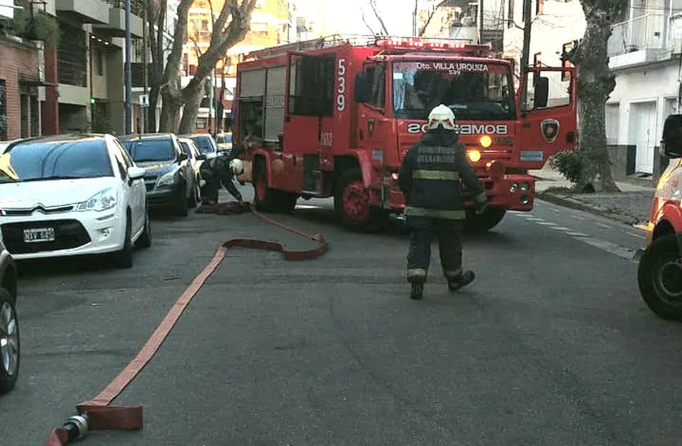 Los bomberos controlaron el fuego en Belgrano.