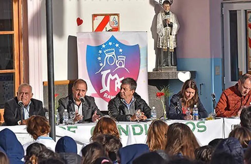 De izquierda a derecha. Carlos Wohn, Carlos Linares, Gustavo Menna, Gloria Sáez y Maximiliano Masquijo.