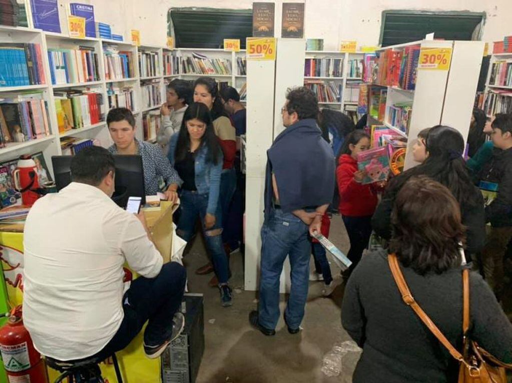 Más de 100 mil personas pasaron por la Feria de Libro en Corrientes
