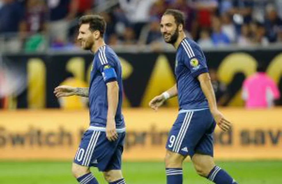 Messi e Higuaín en la Selección.