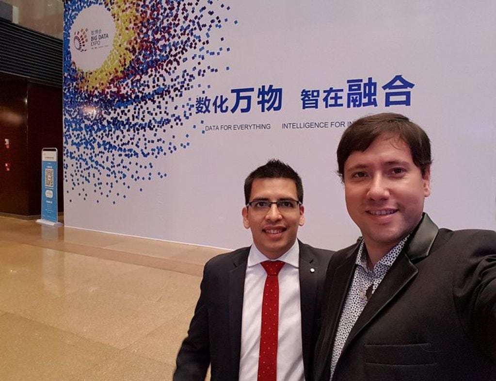 Ezequiel Escobar y Alejandro Méndez, de la empresa jujeña New Brick, integran la misión jujeña en Guizhou.