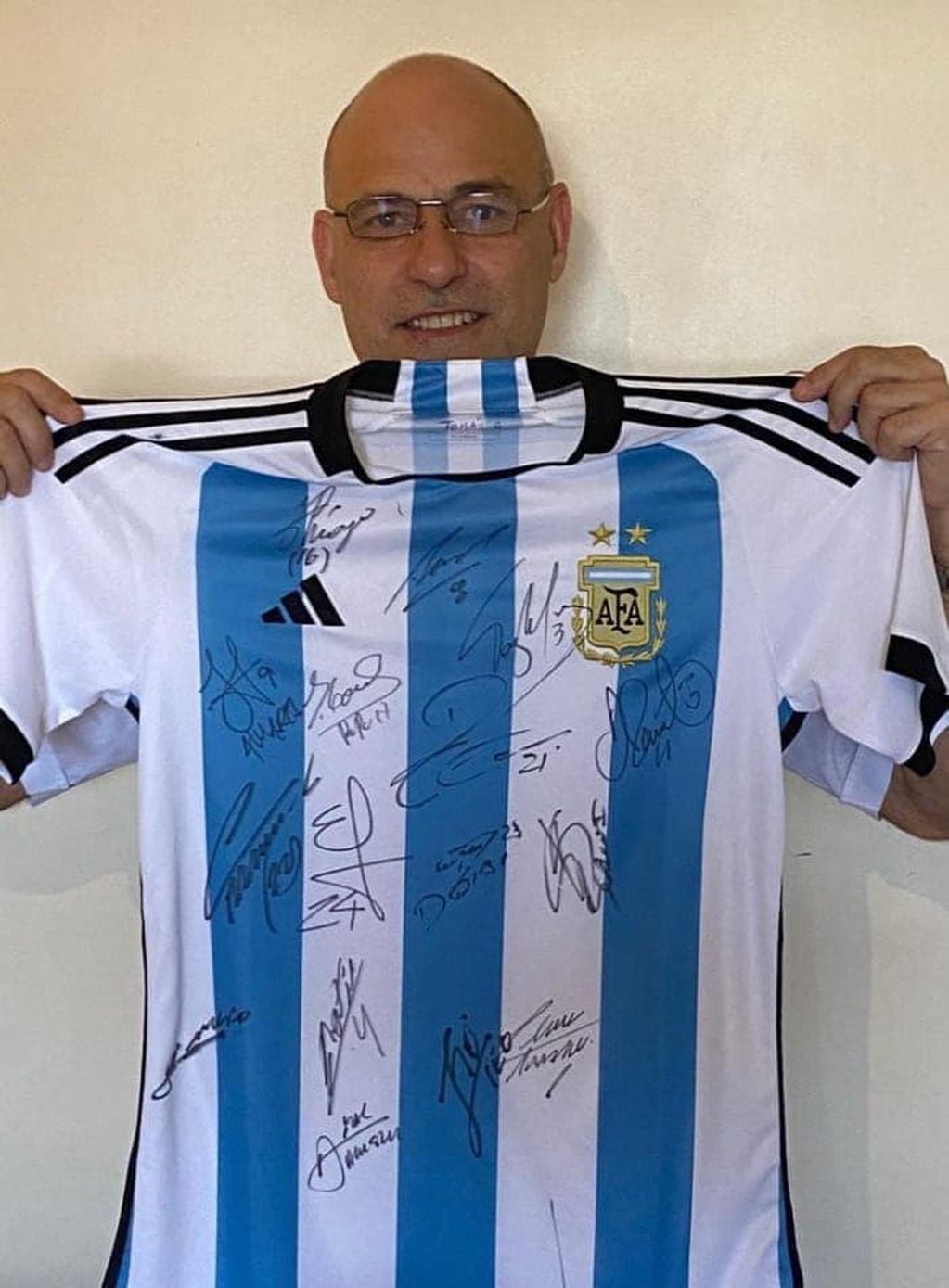 Edgar Giurdanella no sale del asombro. Comandó el vuelo de Aerolíneas Argentina que trajo de regreso a la Selección campeona del mundo.