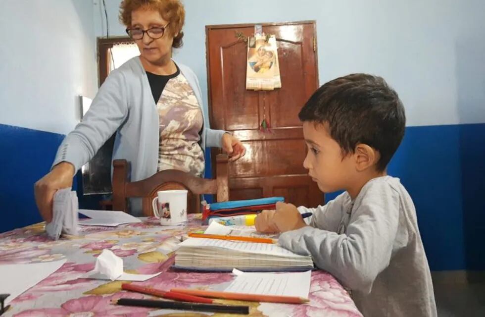 La vida de millones de argentinos se vio trastocada por la pandemia. Resistencia no escapa a esta situación y los abuelos lo cuentan en primera persona.