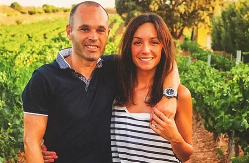 Andrés Iniesta y su mujer