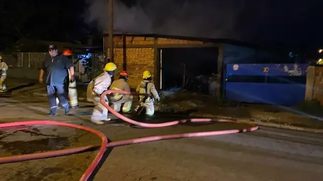 Incendio en un taller de motos reveló posible contrabando de combustible en Iguazú