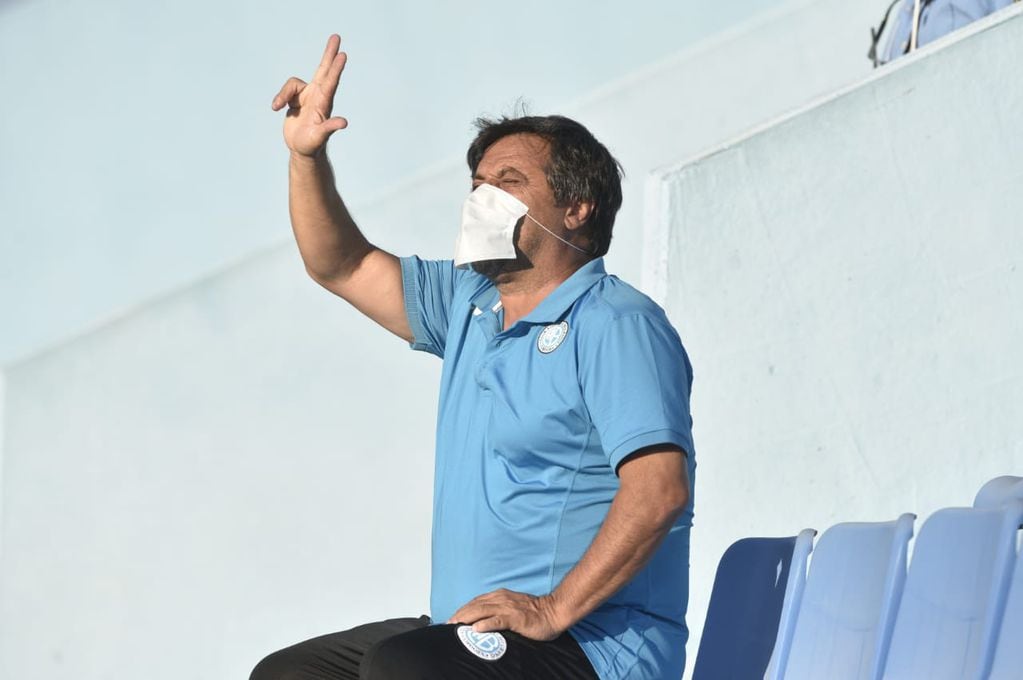 Ricardo Caruso Lombardi, técnico de Belgrano en la cuarentena (La Voz).