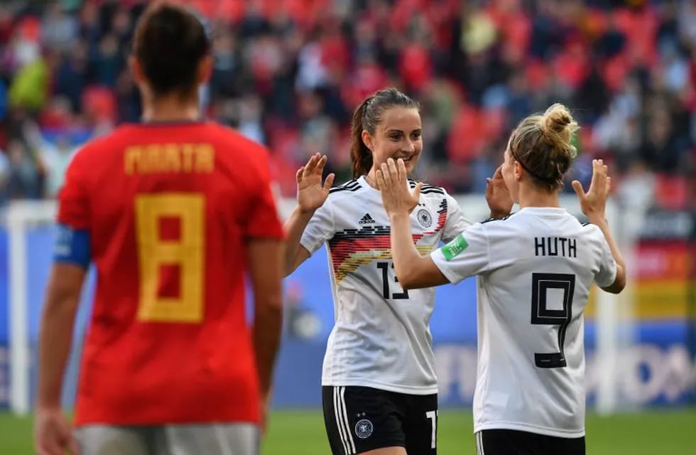 Alemania venció 1-0 a España y quedó a un paso de los octavos del Mundial de Francia 2019. (AFP)