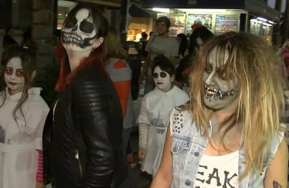 Desfile de Zombis en Paraná.