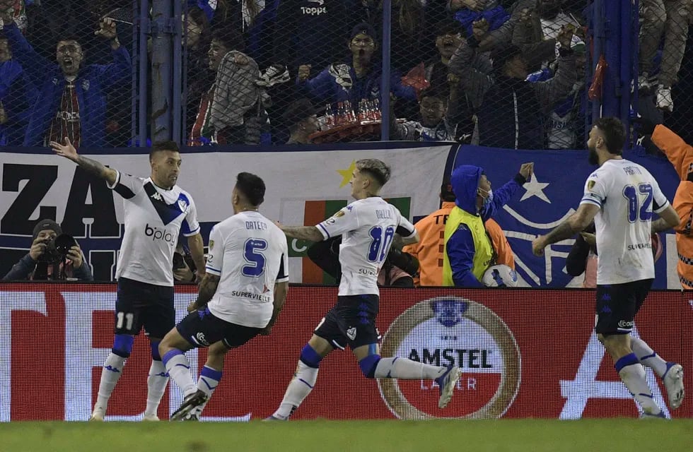 Vélez le ganó a River por 1 a 0 el partido de ida de los octavos de final de la Copa Libertadores.