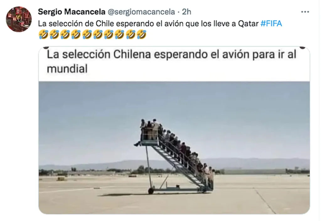 Una imagen muy elocuente, donde Chile estaría esperando un avión para viajar a Qatar, que nunca llegaría.