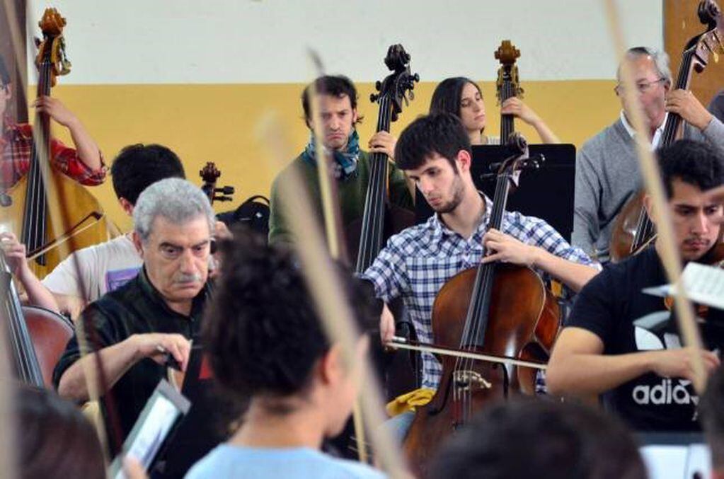 La Sinfónica Patagonia vuelve a escena al ritmo de Mariano Mores