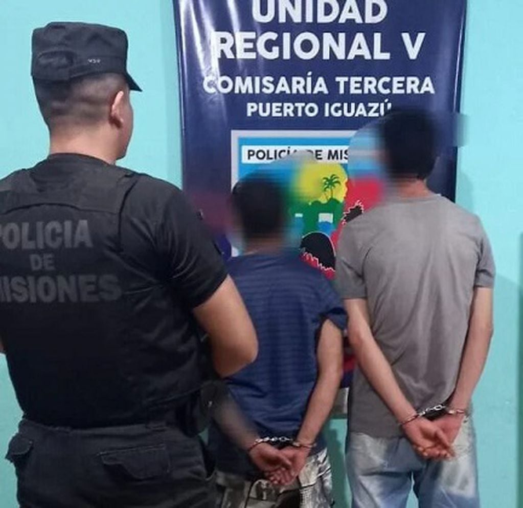 Detienen a dos hombres por robo en Puerto Iguazú.