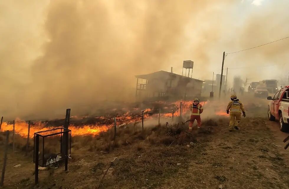 Incendios en Villa Yacanto, este lunes 21 de agosto. (La Voz)