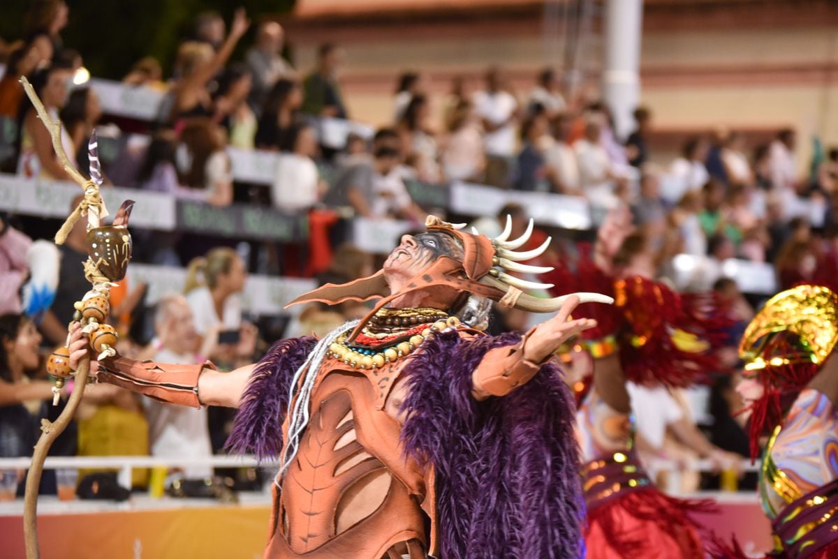 Imponente show de comparsas en la tercera noche del Carnaval del País