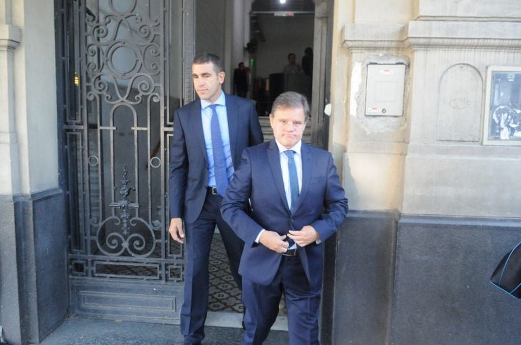 Enrique "Quique" Sacco, viudo de Débora Pérez Volpin saliendo de los Tribunales.