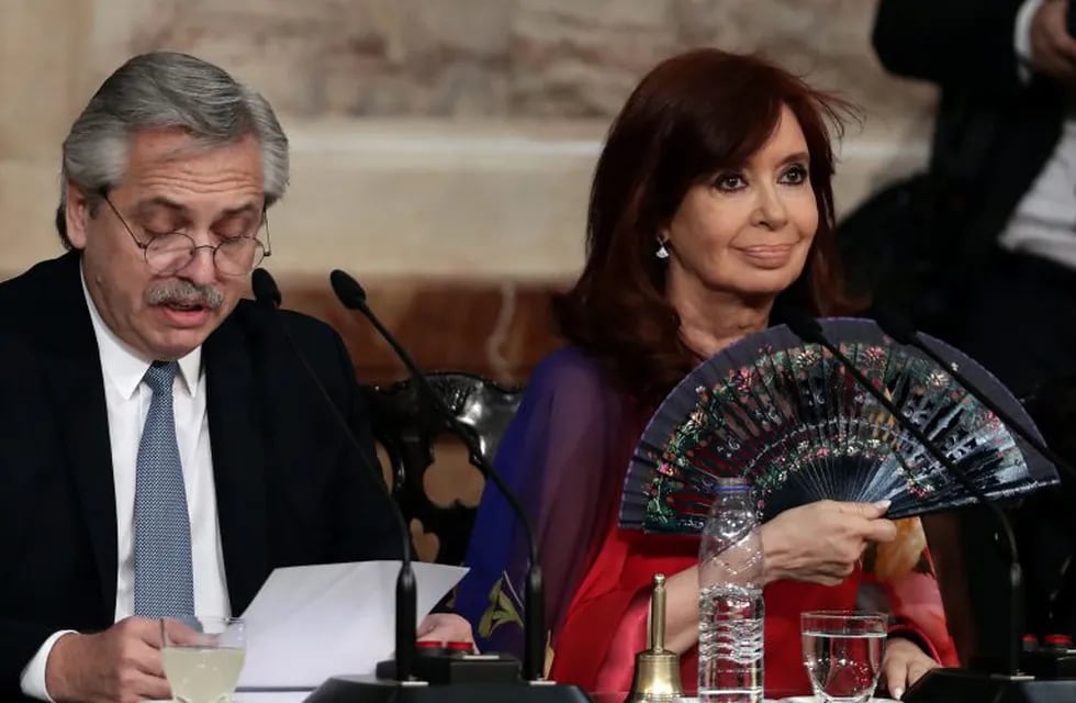 Argentine President Alberto Fernandez (L) delivers a speech, next to Vicepresident Cristina Fernandez de Kirchner, during the inauguration of the 138th period of ordinary sessions at the Congress in Buenos Aires, Argentina on March 1, 2020. (Photo by ALEJANDRO PAGNI / AFP)