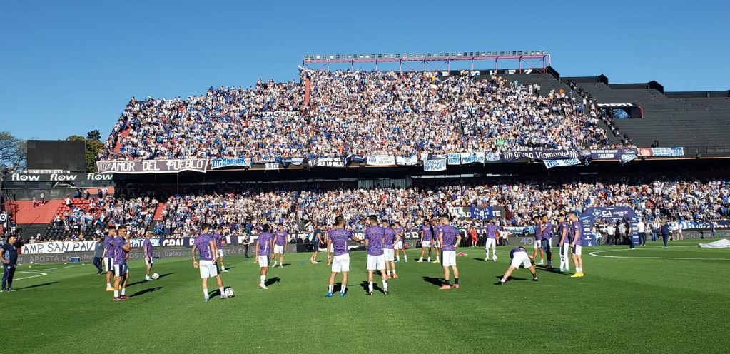 Cerca de 20 mil hinchas de Talleres, acompañando al equipo por el pase a la final.