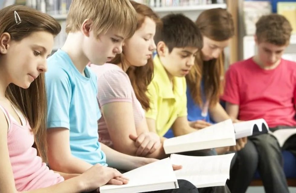 Buscan fomentar el hábito de la lectura entre los adolescentes y jóvenes. (Imagen web)